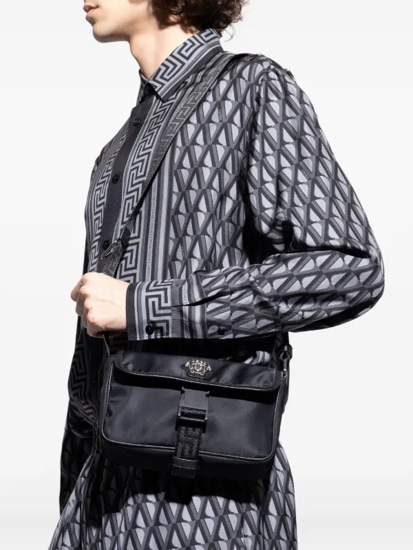 versace メッセンジャーバッグ Versace ラ メドゥーサ メッセンジャーバッグ | ブラック | FARFETCH JP