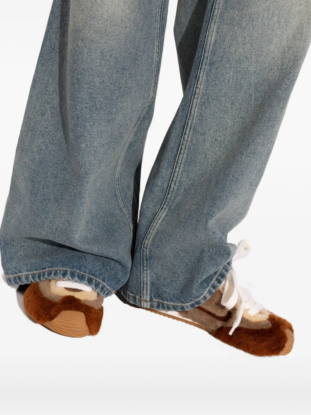 Loewe Logo-detail Sneakers In Brown