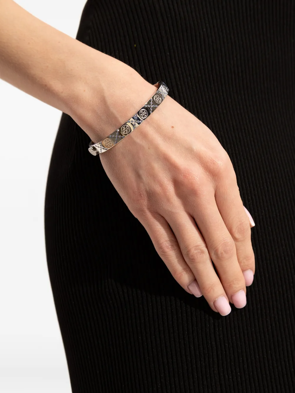 Tory Burch logo-embossed bracelet - Zilver