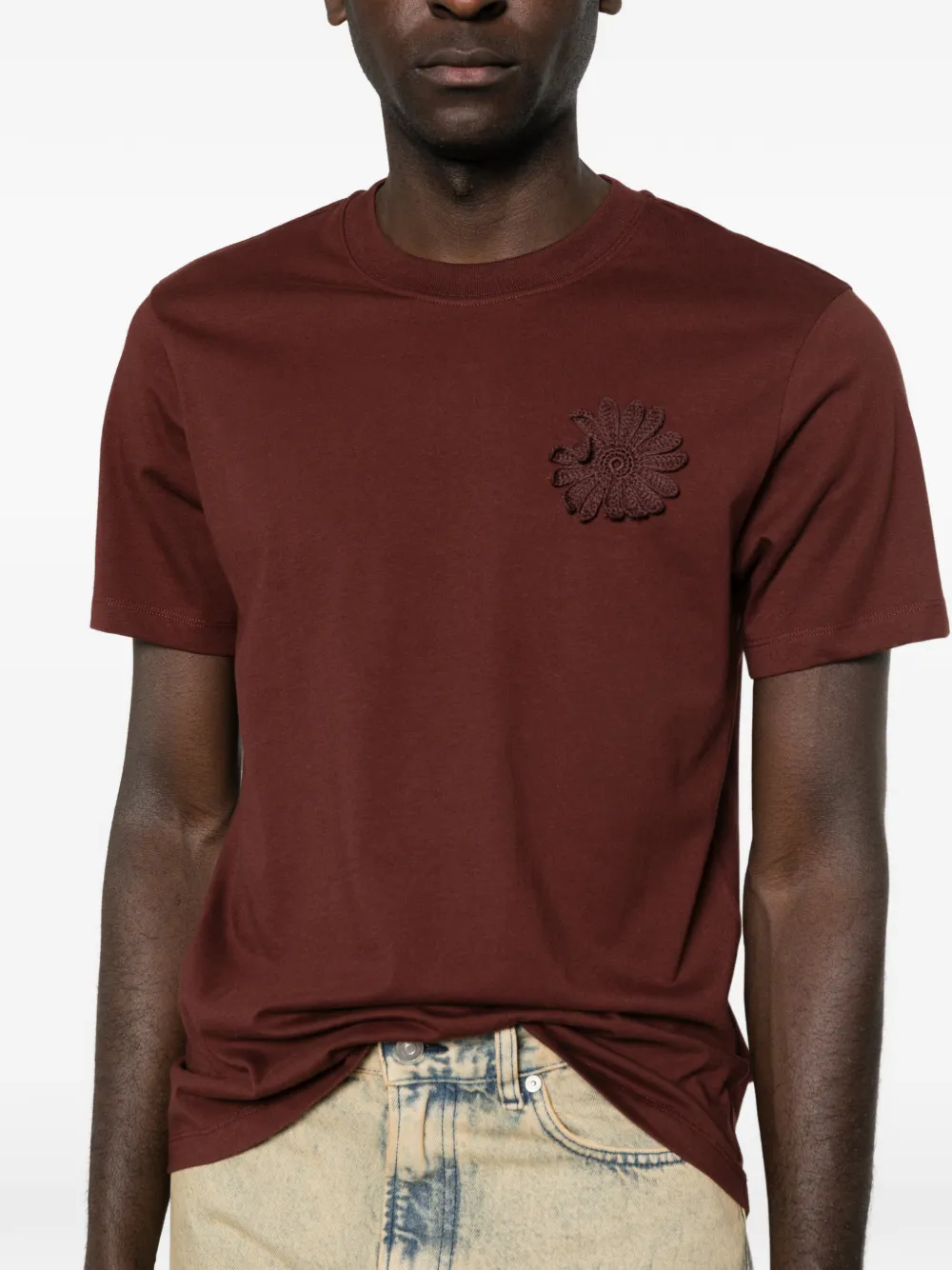 SANDRO T-shirt met bloem-detail Bruin