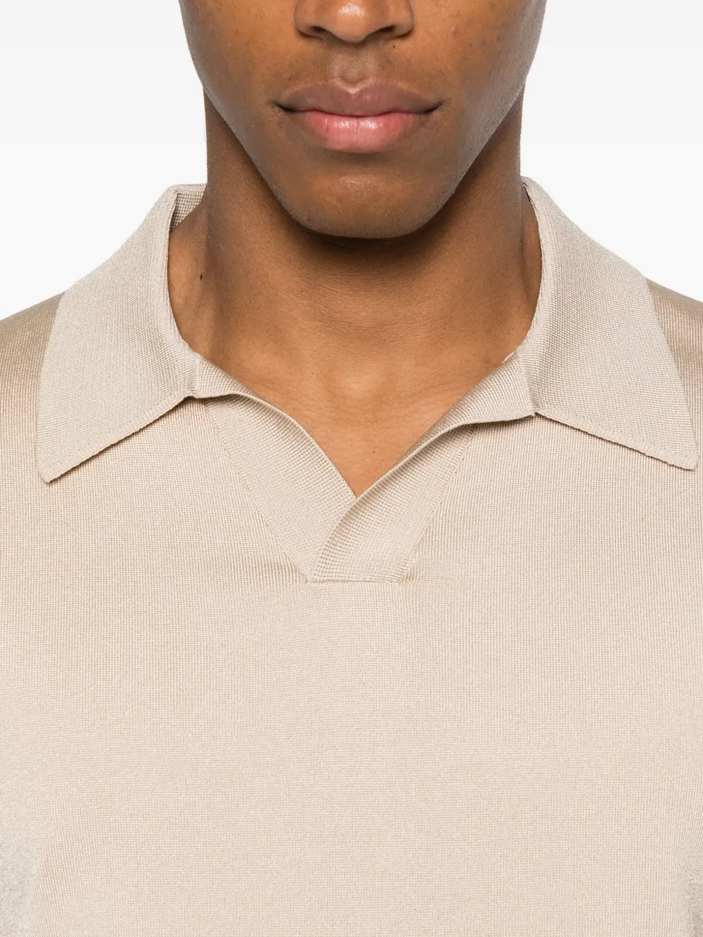 SANDRO T-shirt met V-hals en korte mouwen Beige