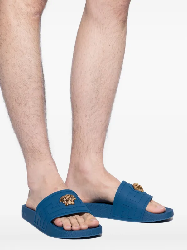 Versace ラ メドゥーサ サンダル | ブルー | FARFETCH JP