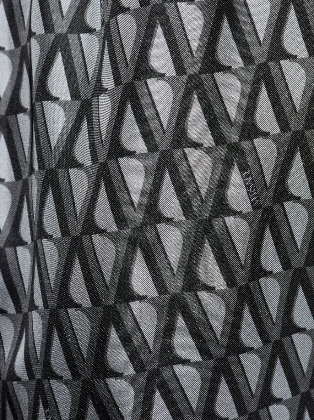 Versace Zijden shorts met Greca-afwerking Grijs