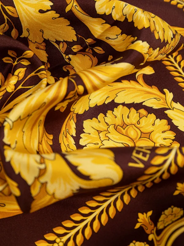Versace バロッコ ラージ シルクスカーフ | ブラウン | FARFETCH JP