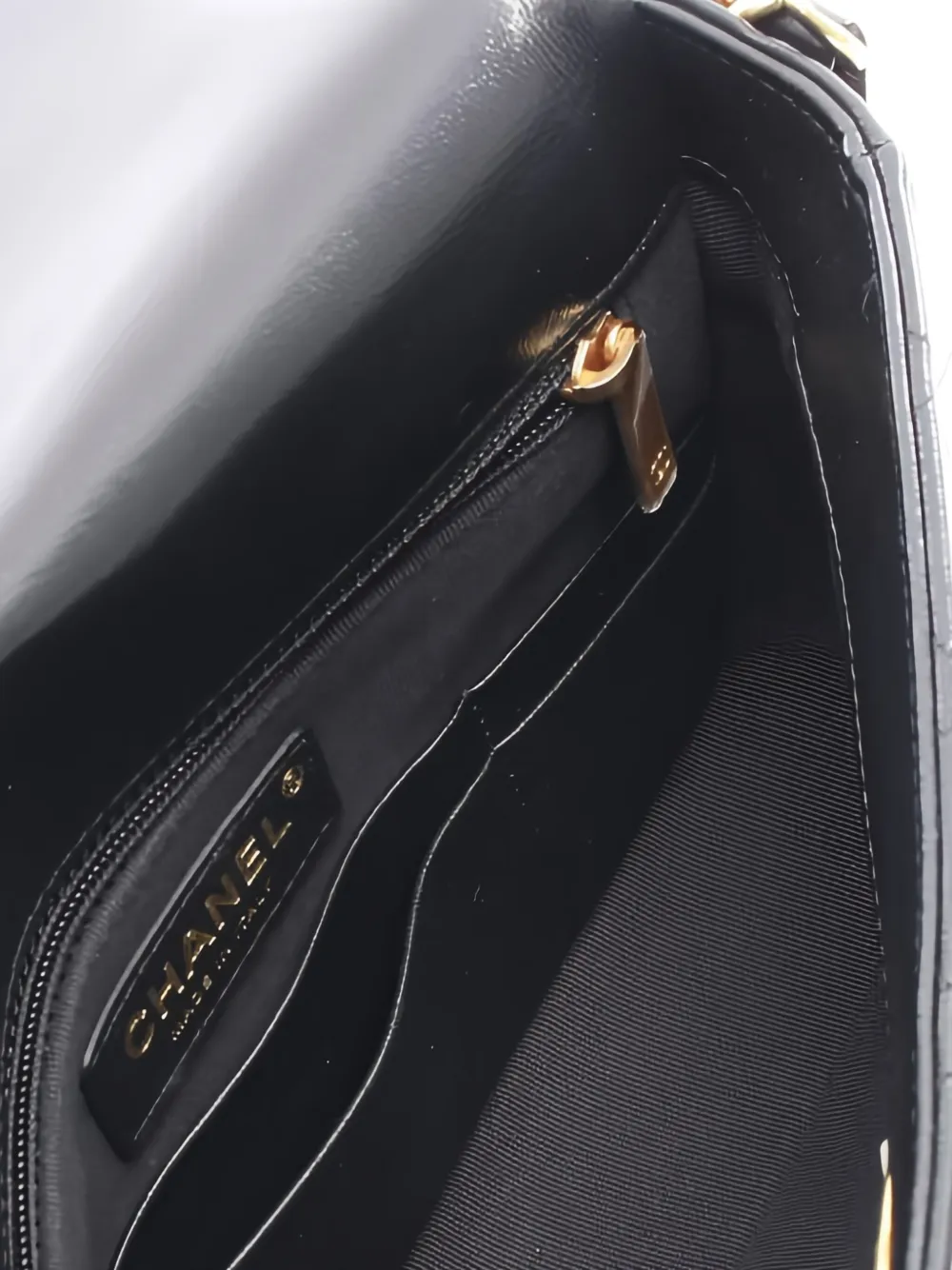 2021 Quilted Chain Cross-Body Bag