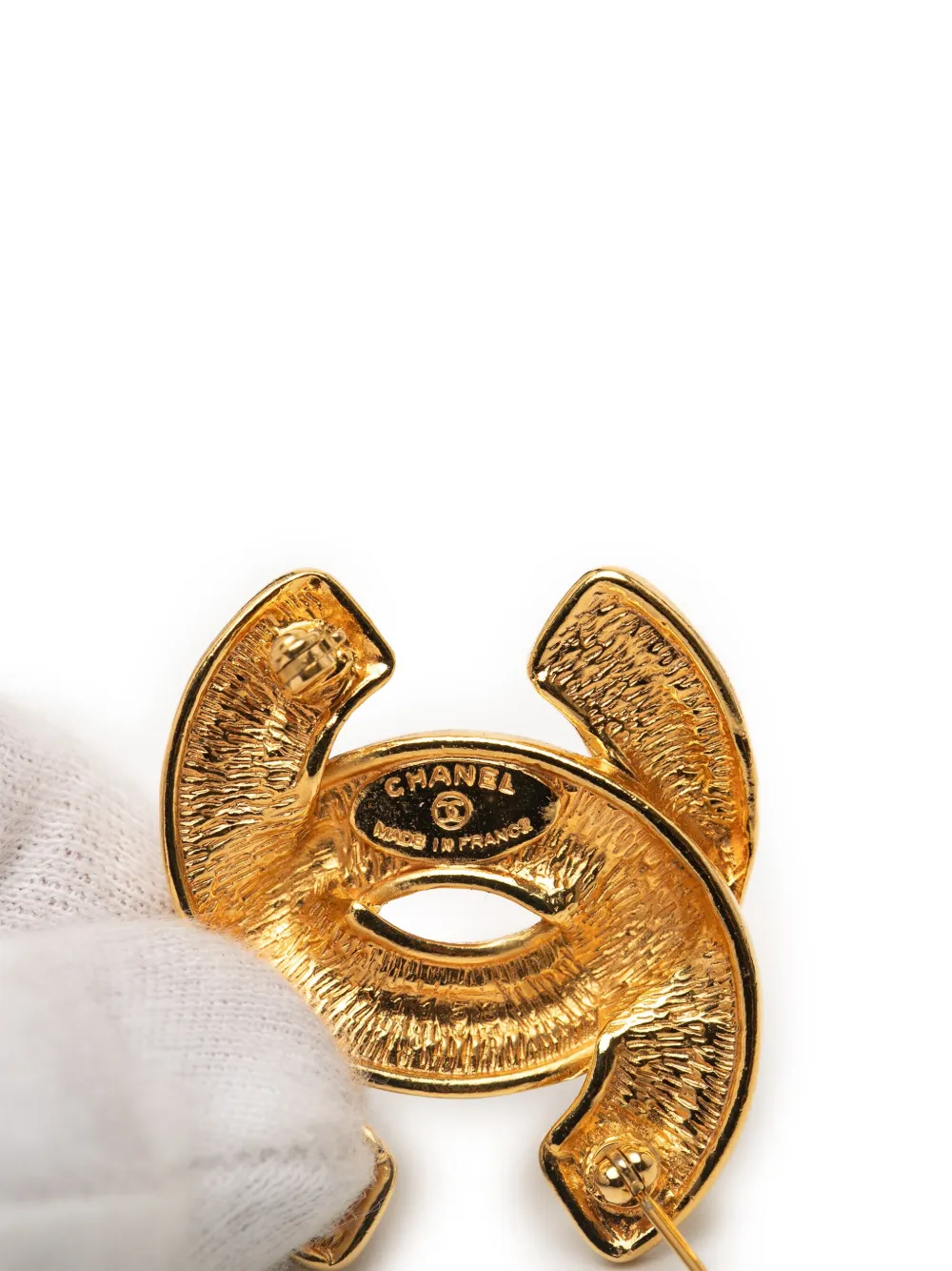 Pre-owned Chanel 1970-1980 Gold Plated Cc Quilted Brooch Costume Brooch