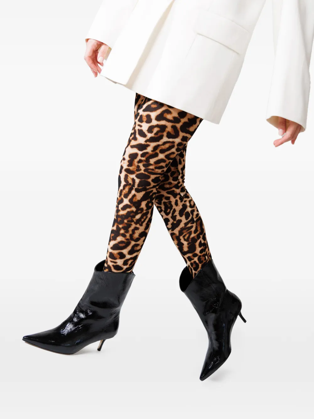 SMILING SHOES 50 mm Olia enkellaarzen met puntige neus Zwart