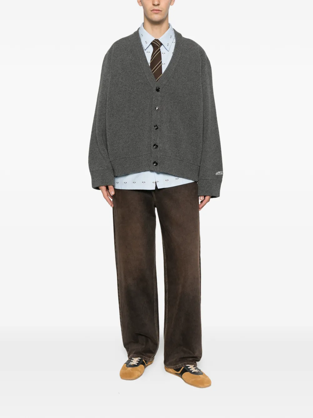 LC23 V-neck buttoned cardigan | Cardigans | Image 2