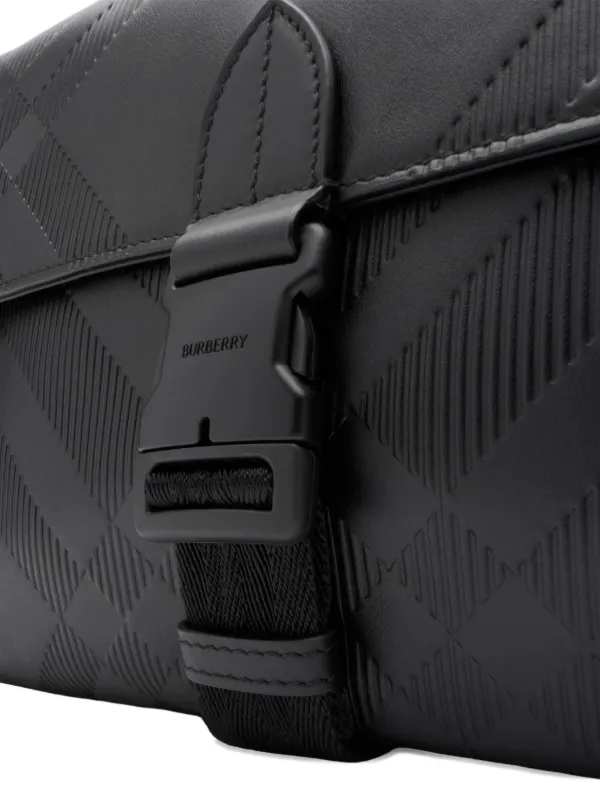 Burberry チェック メッセンジャーバッグ | ブラック | FARFETCH JP