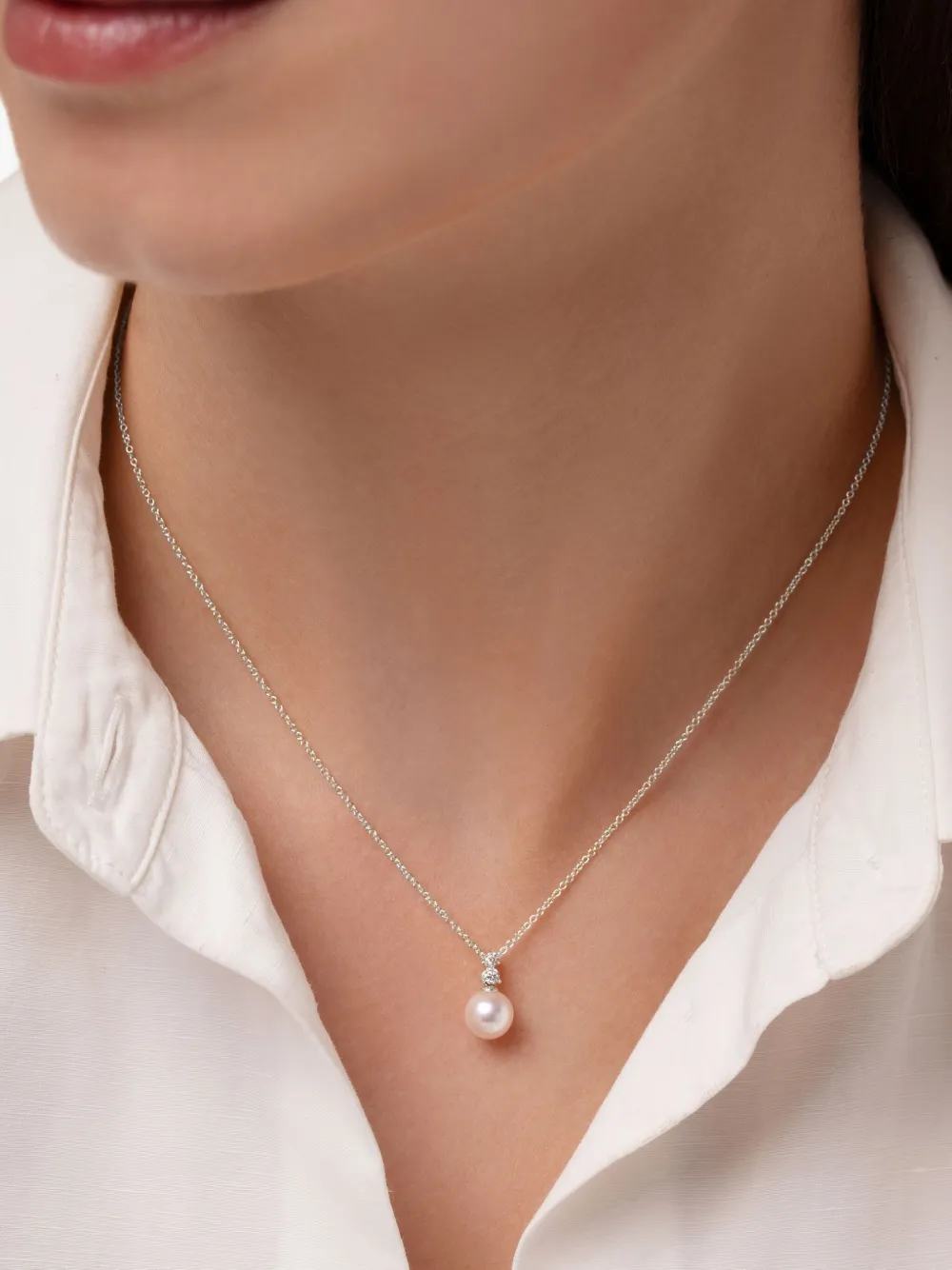 18k White Gold Akoya Pearl And Diamond Pendant