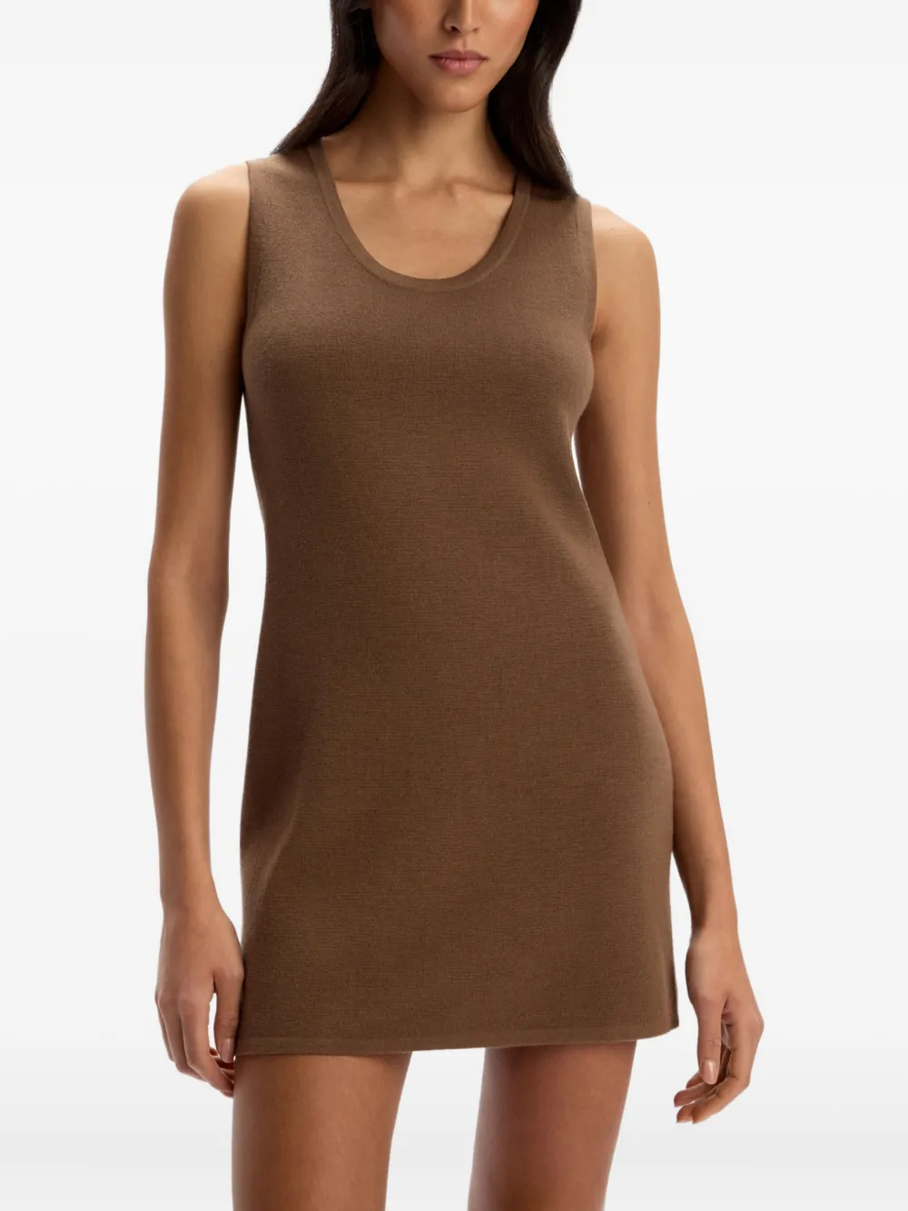 12 STOREEZ Mouwloze mini-jurk met diepe hals - Bruin