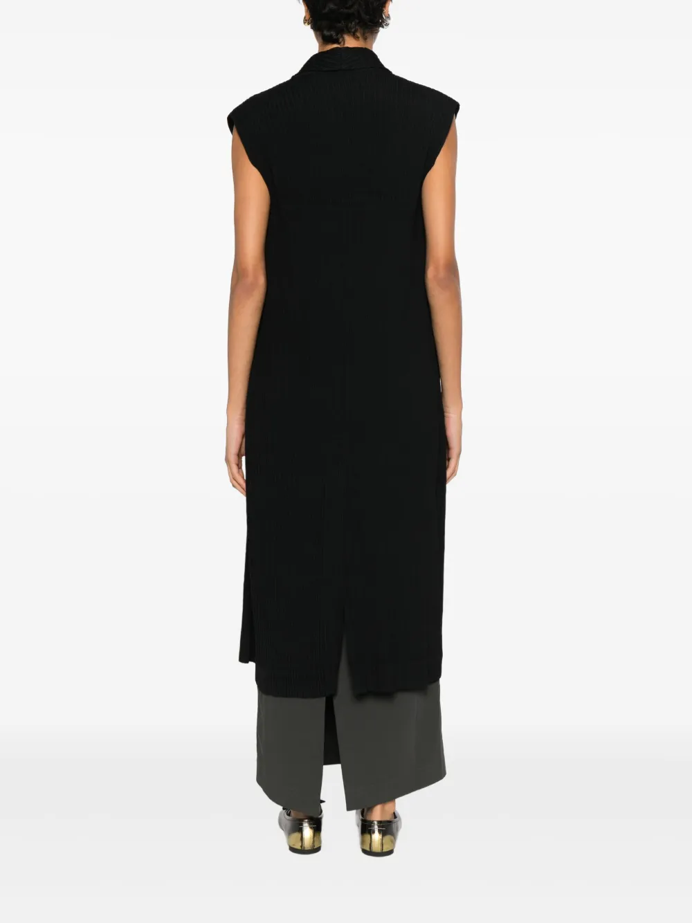 Issey Miyake Hatching Sleeveless Coat In Black