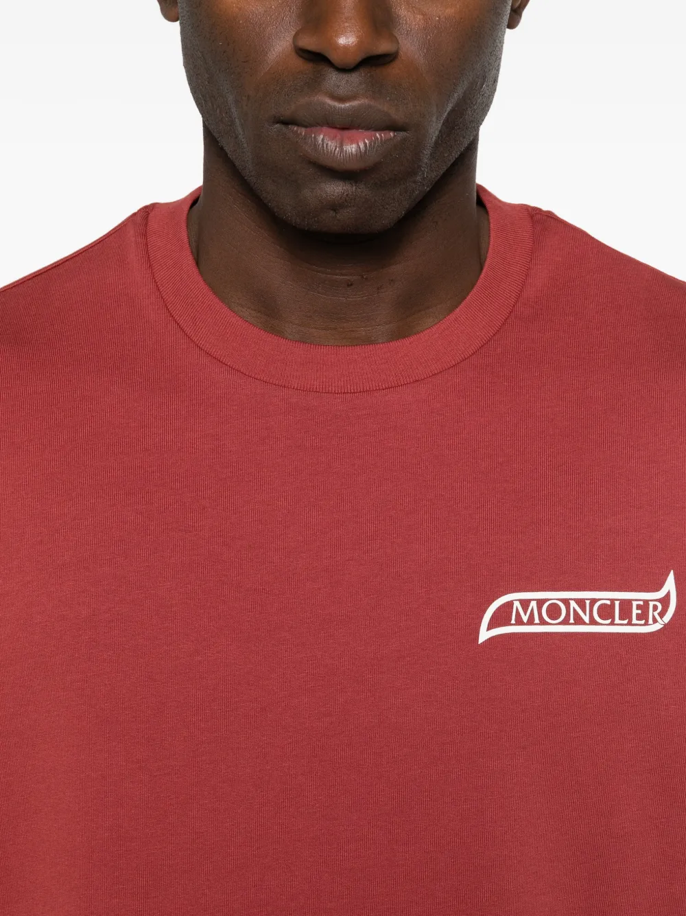 Moncler SS T-shirt met logodetail Rood