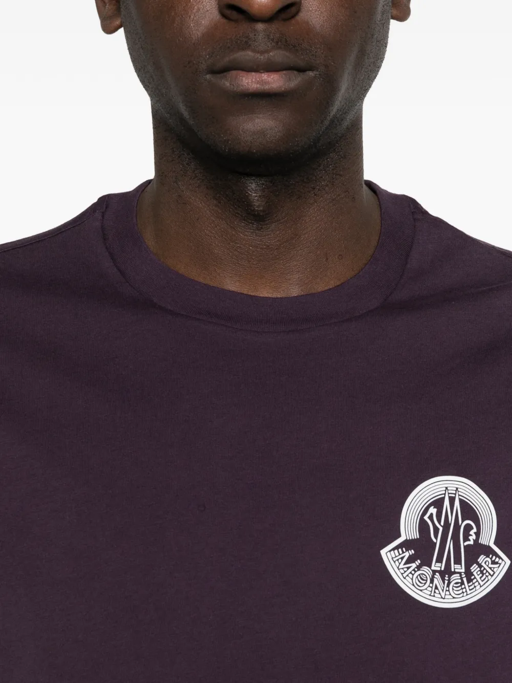 Moncler ロゴ Tシャツ | パープル | FARFETCH JP