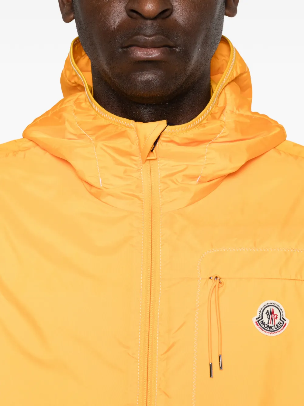 Moncler Jack met capuchon en logo Oranje
