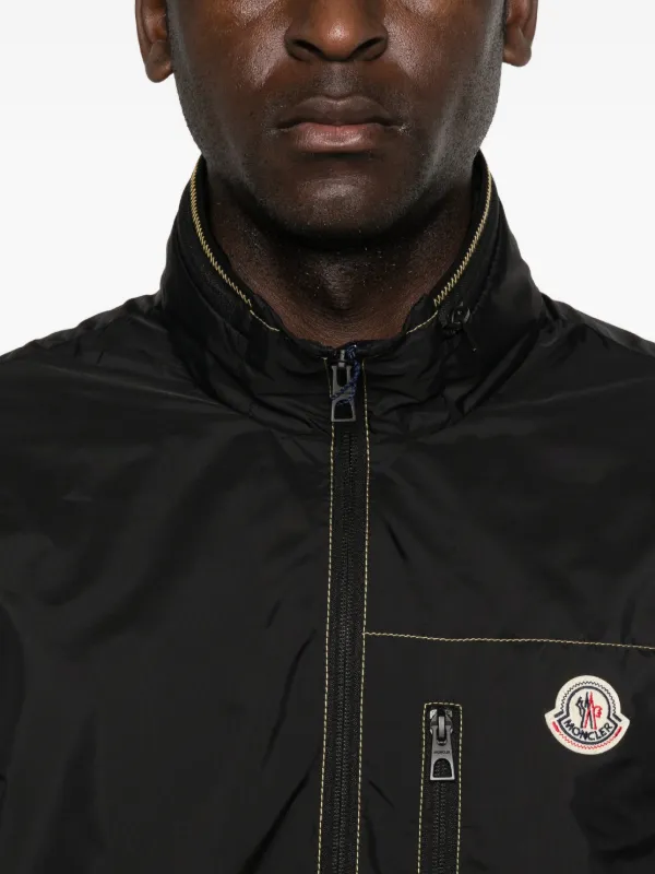 Moncler ロゴパッチ ジップジャケット | ブラック | FARFETCH JP