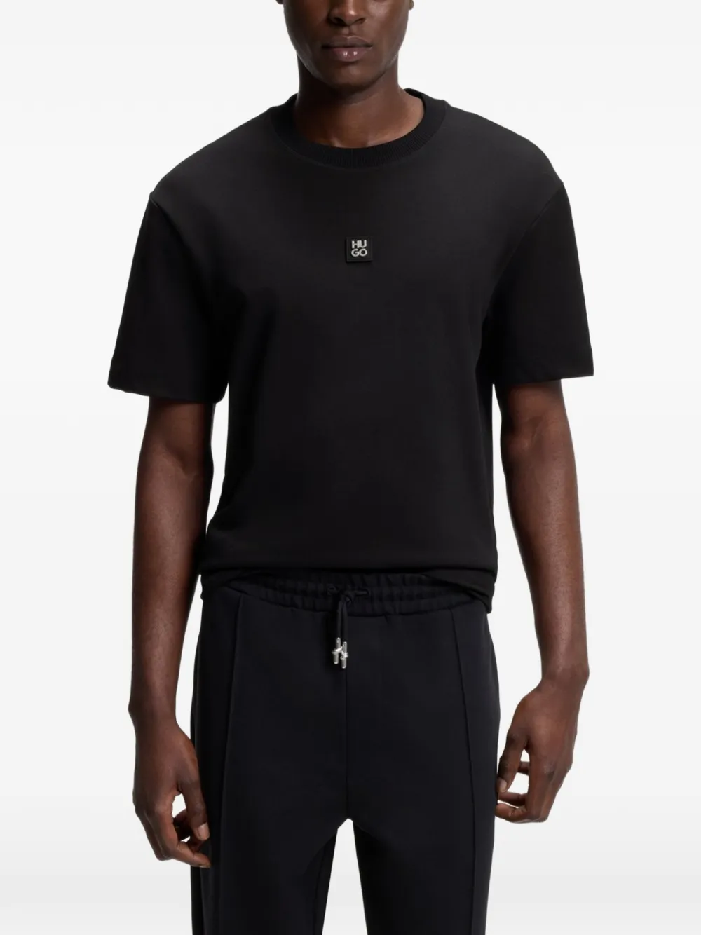 HUGO T-shirt met logoplakkaat Zwart