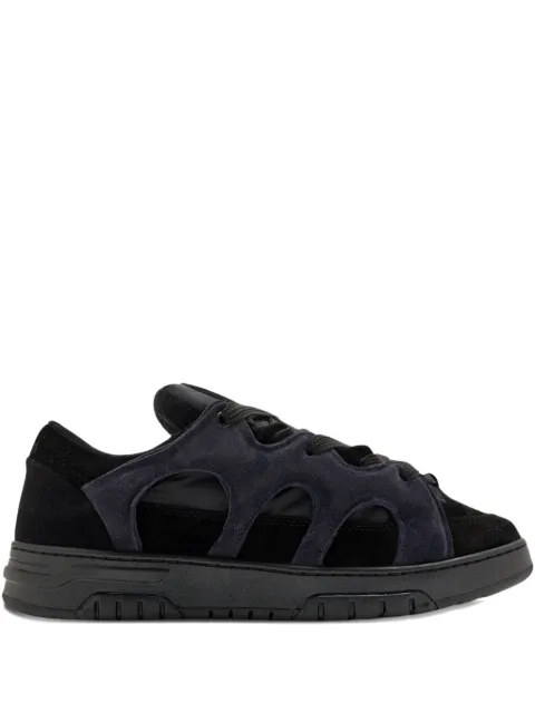 SANTHA Model 1 Sneakers aus Wildleder mit Cut-Out