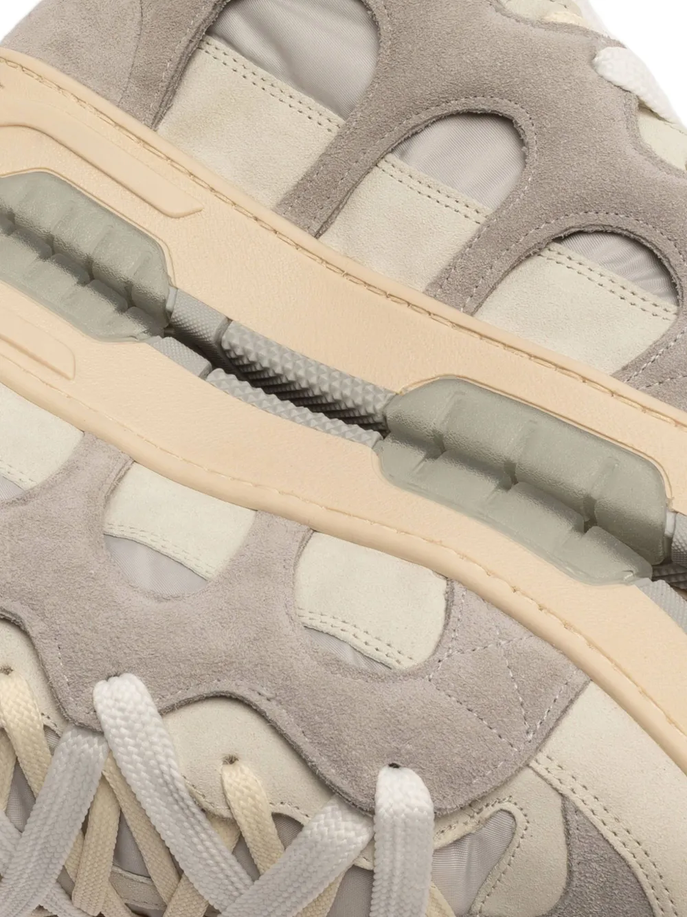 SANTHA Model 1 sneakers met uitgesneden details Grijs