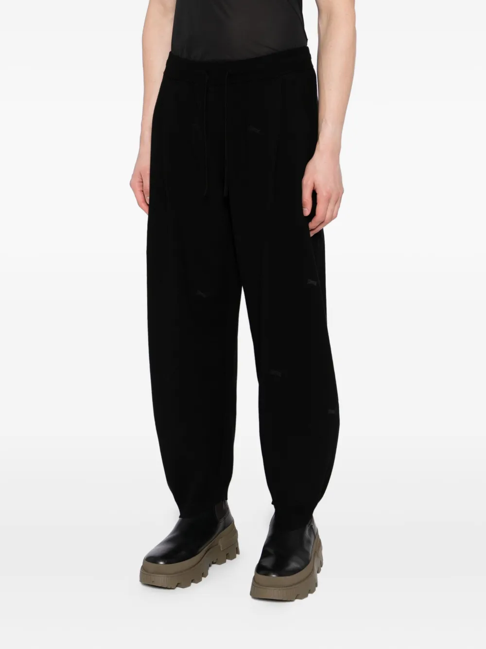 Croquis Elastic Yarn Curved Trousers In Black