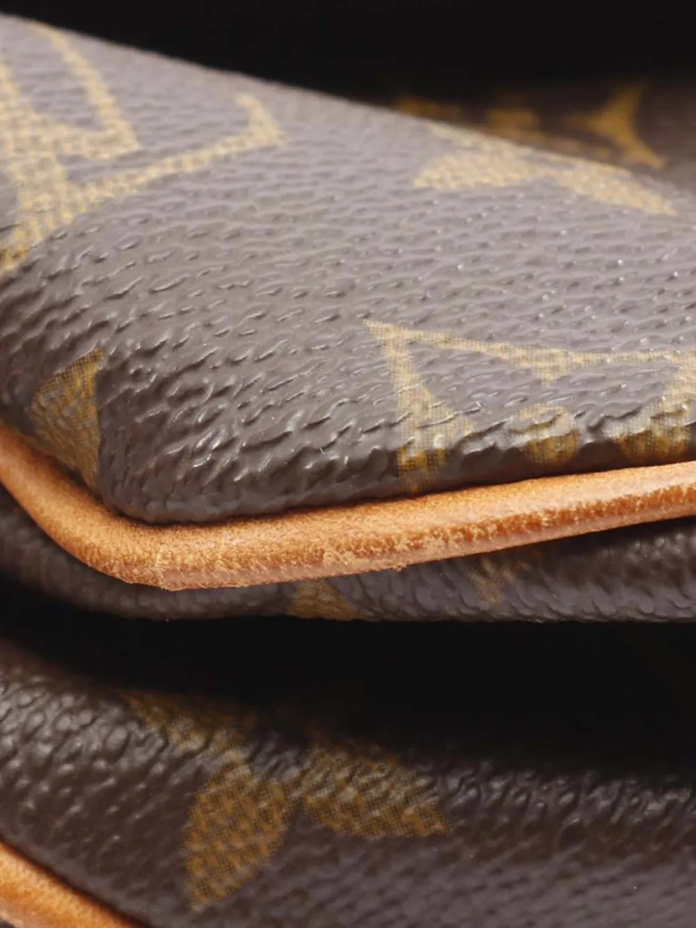 Pre-owned Louis Vuitton 2000 Monogram Saumur 30 Crossbody Bag In Brown