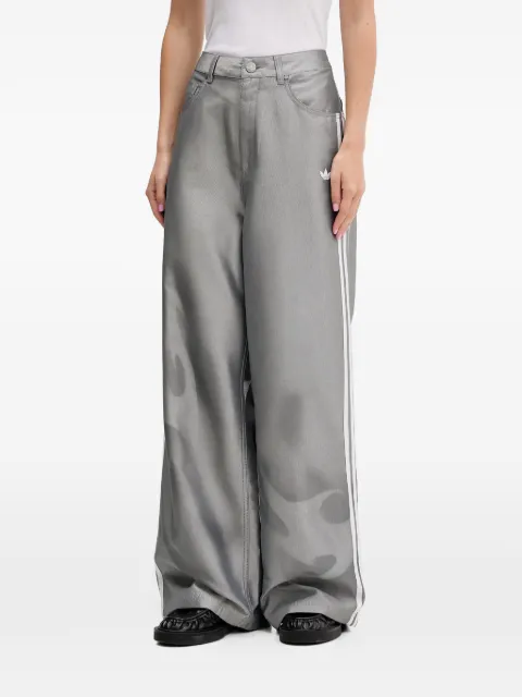 adidas jeans con detalle de rayas