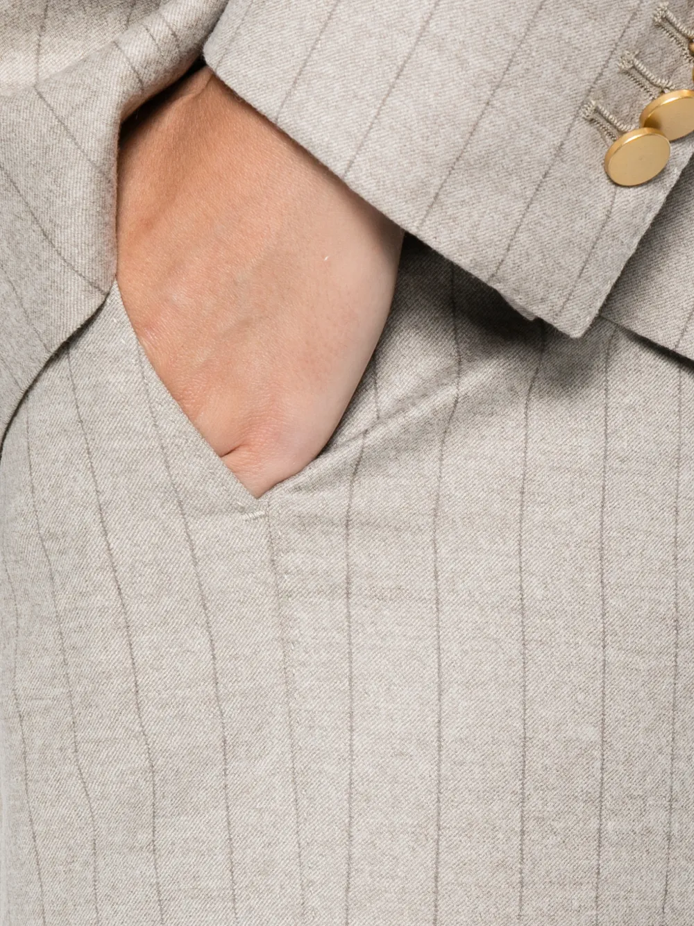 细条纹双排扣西装套装