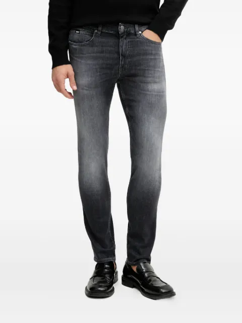 BOSS jeans con parche del logo