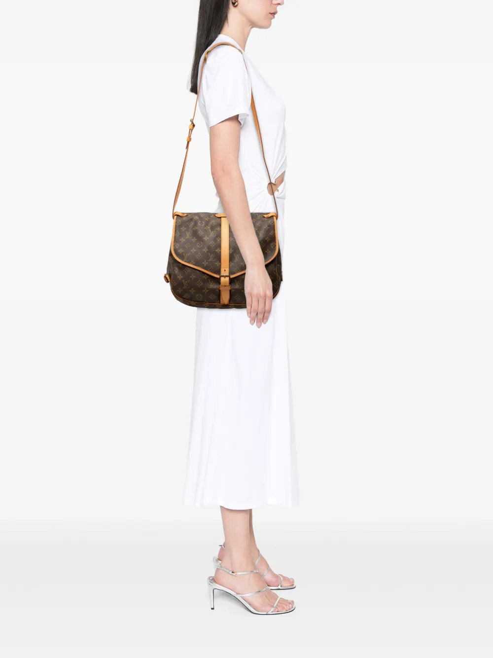 Pre-owned Louis Vuitton 1990 Monogram Saumur 35 Crossbody Bag In Brown