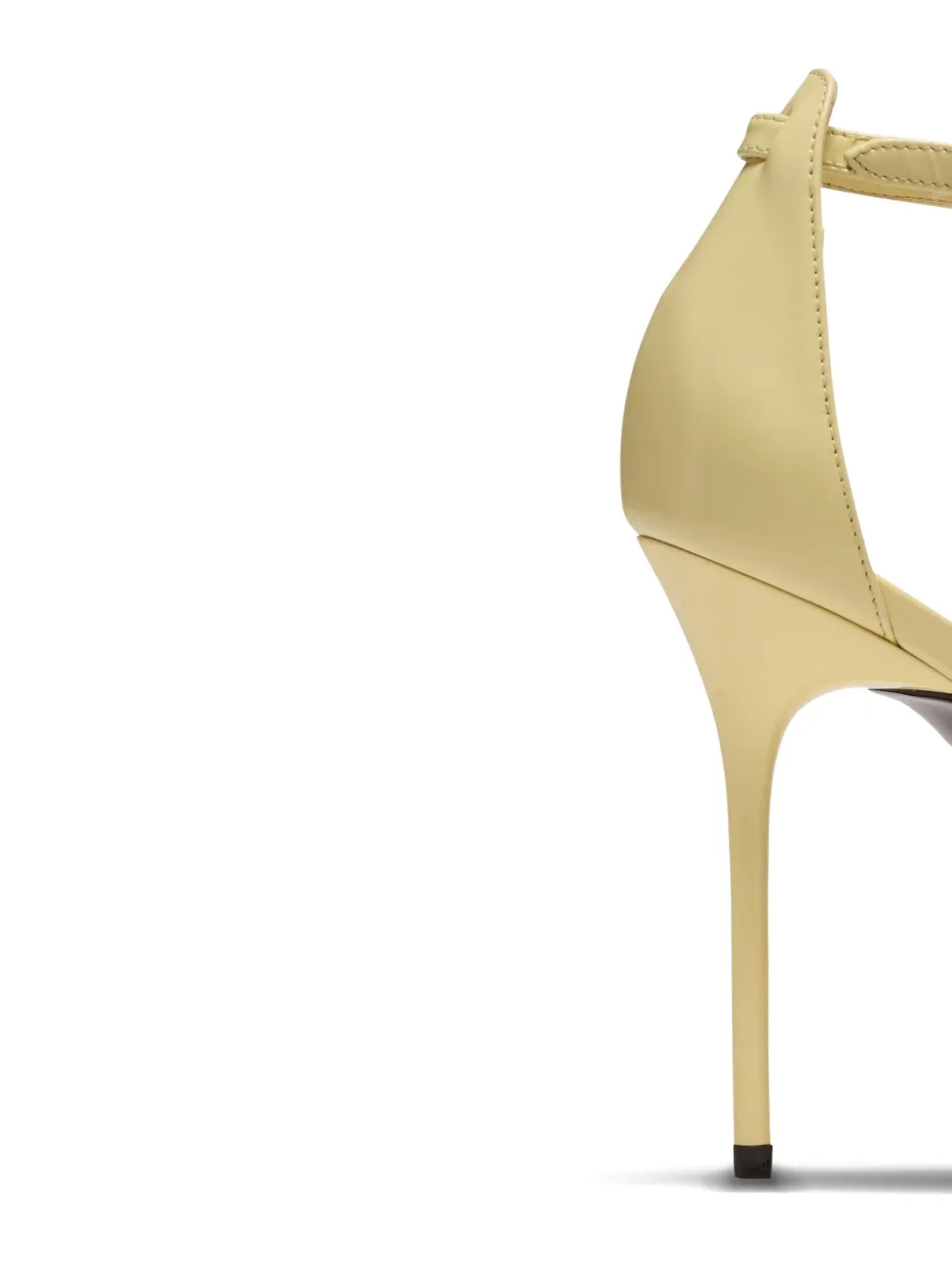 Balmain Pumps met puntige neus Geel