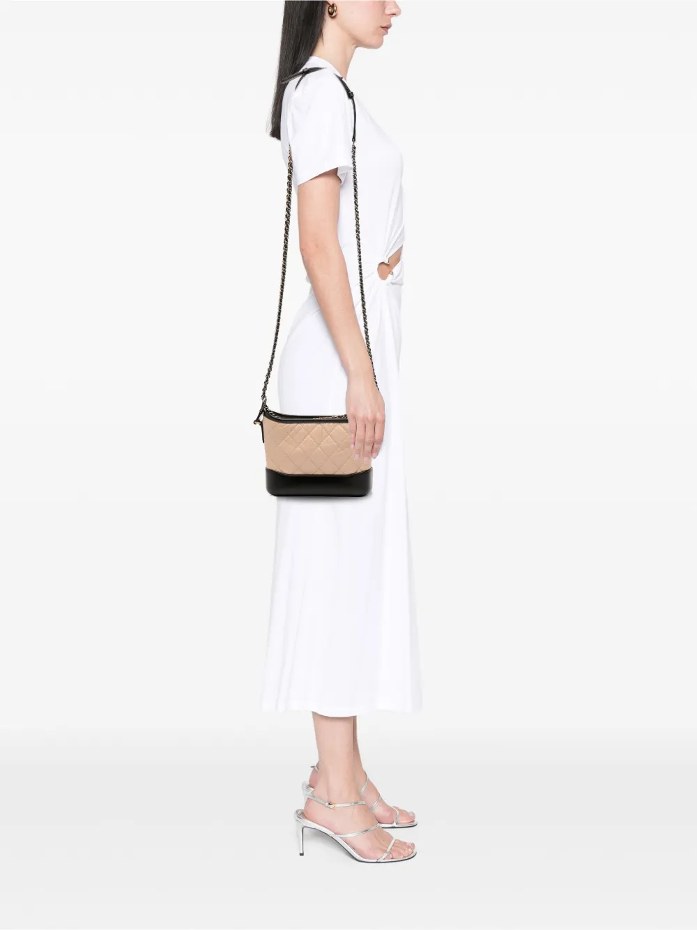 CHANEL Pre-Owned Borsa a tracolla Gabrielle piccola in pelle di vitello trapuntata con effetto invecchiato 2019 | Pre-owned | Image 2