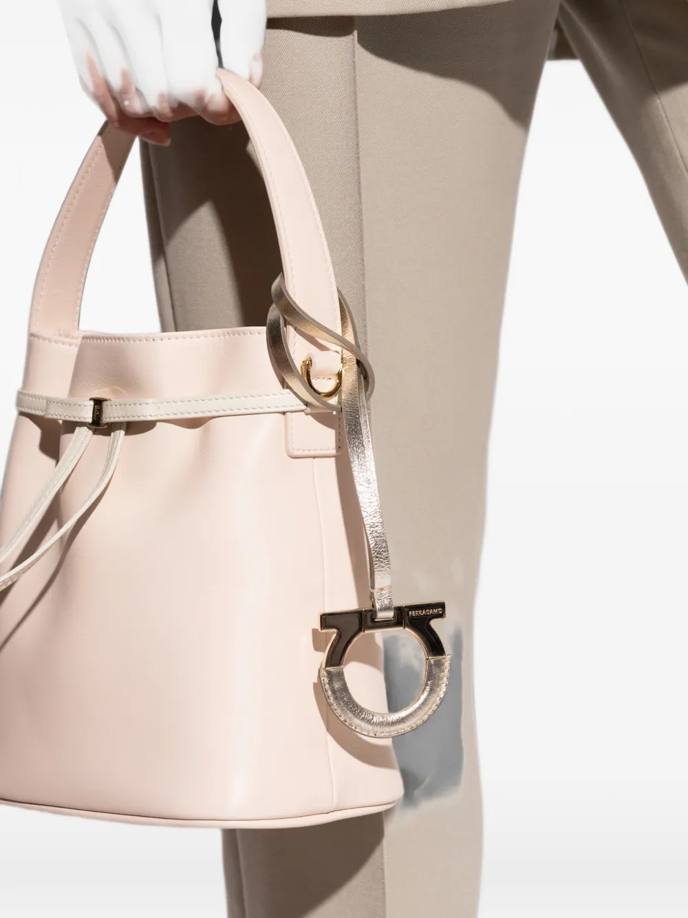 Ferragamo Gancini sleutelhanger Goud