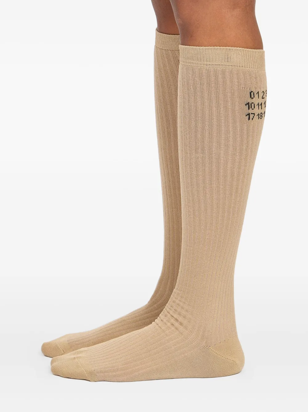  Mm6 Maison Margiela Numeric Logo Ribbed Socks - Neutrals 