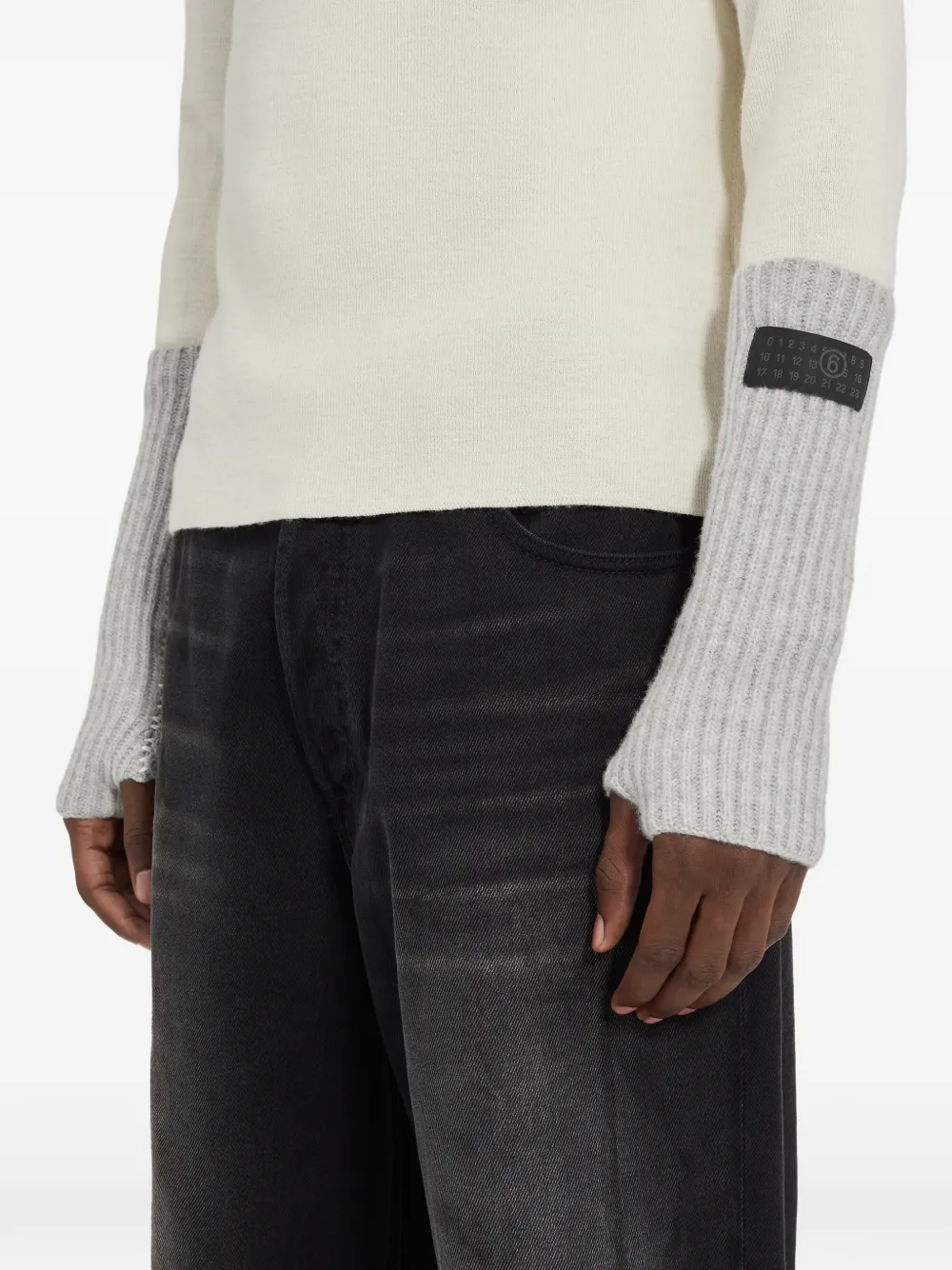 Mm6 Maison Margiela Logo-patch Gloves In Gray