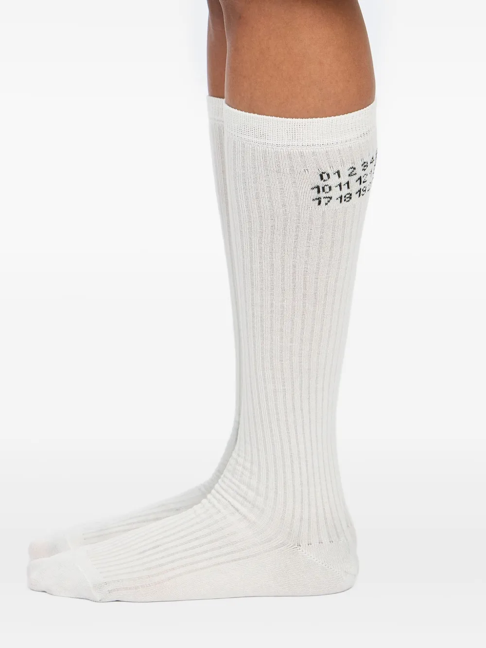 Mm6 Maison Margiela Numeric Logo Ribbed Socks In Neutral