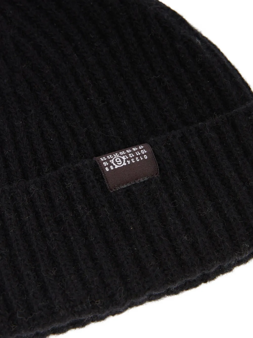 Mm6 Maison Margiela Ribbed Logo-patch Beanie In Black