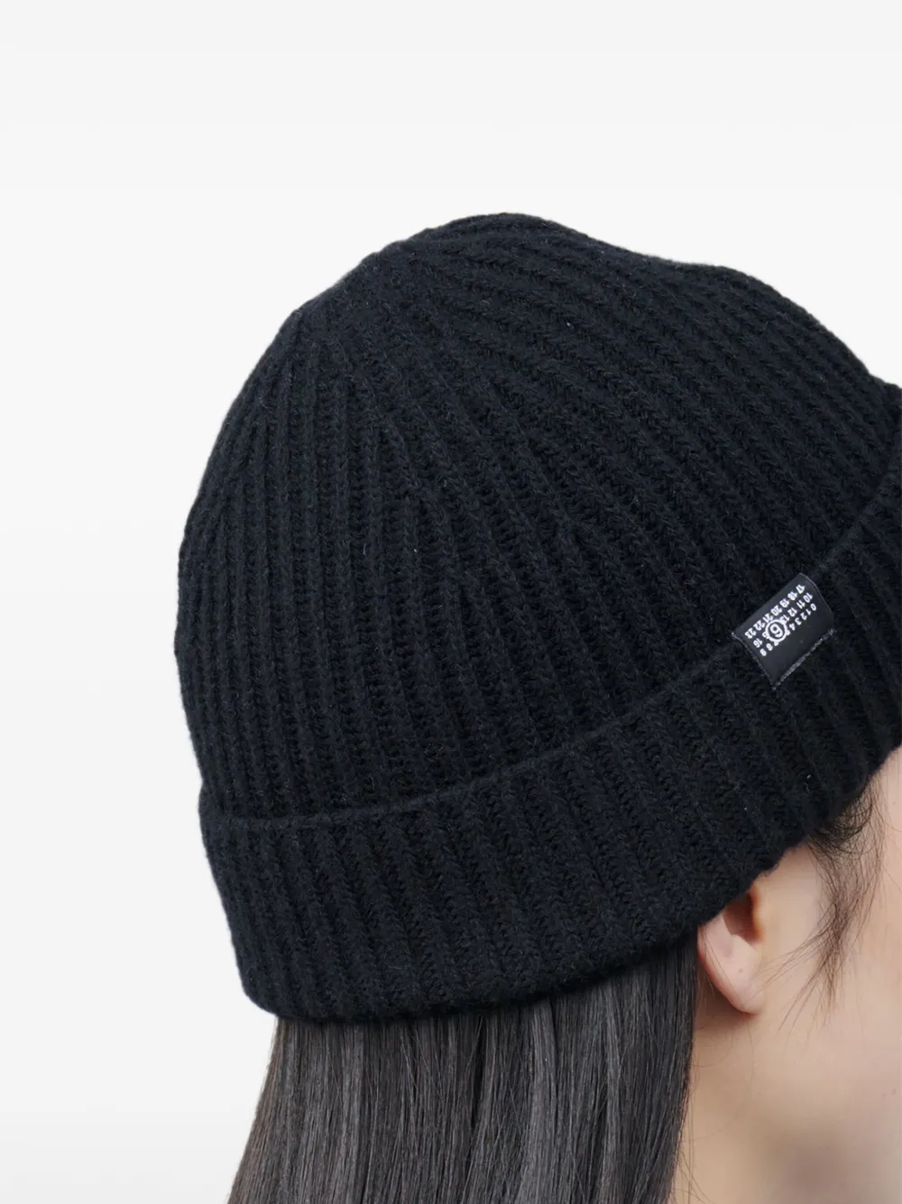 Mm6 Maison Margiela Ribbed Logo-patch Beanie In Black