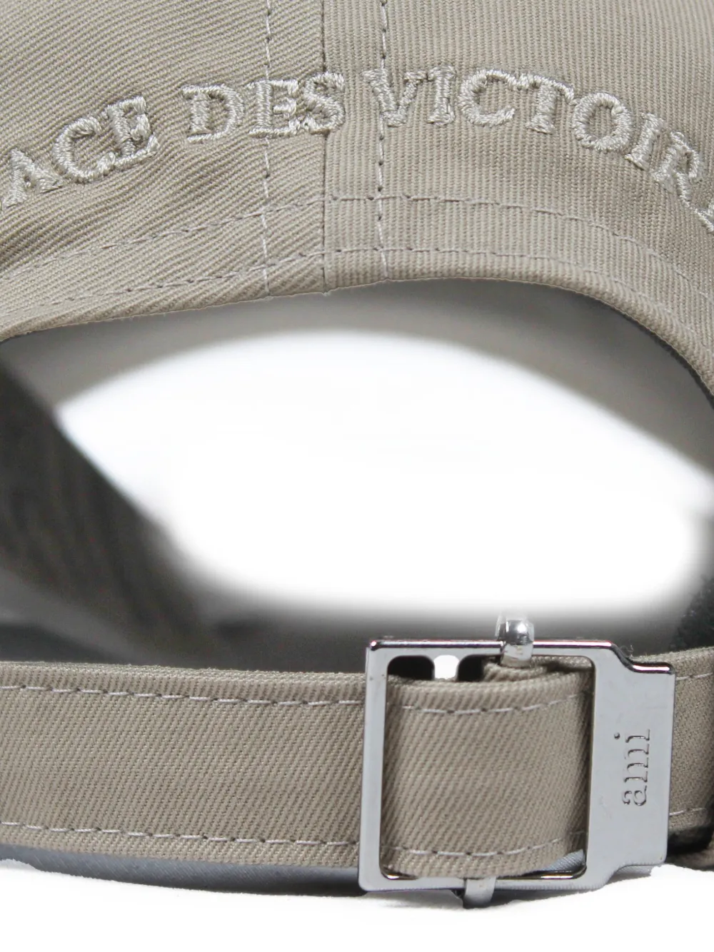 AMI Paris Honkbalpet met geborduurd logo Beige