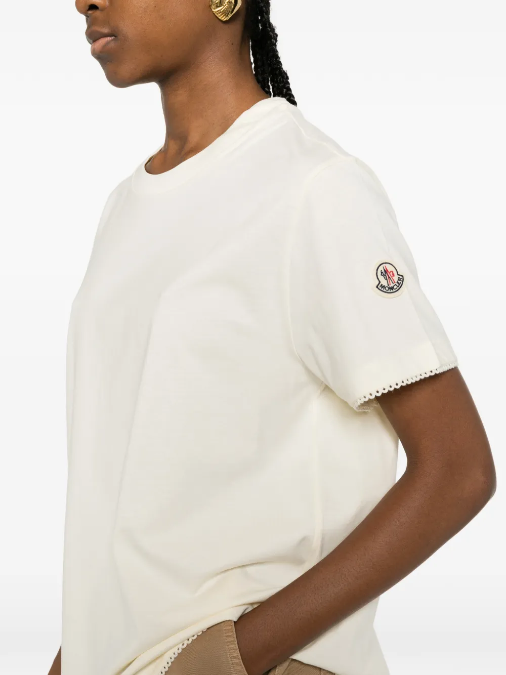 Moncler T-shirt met logopatch Beige