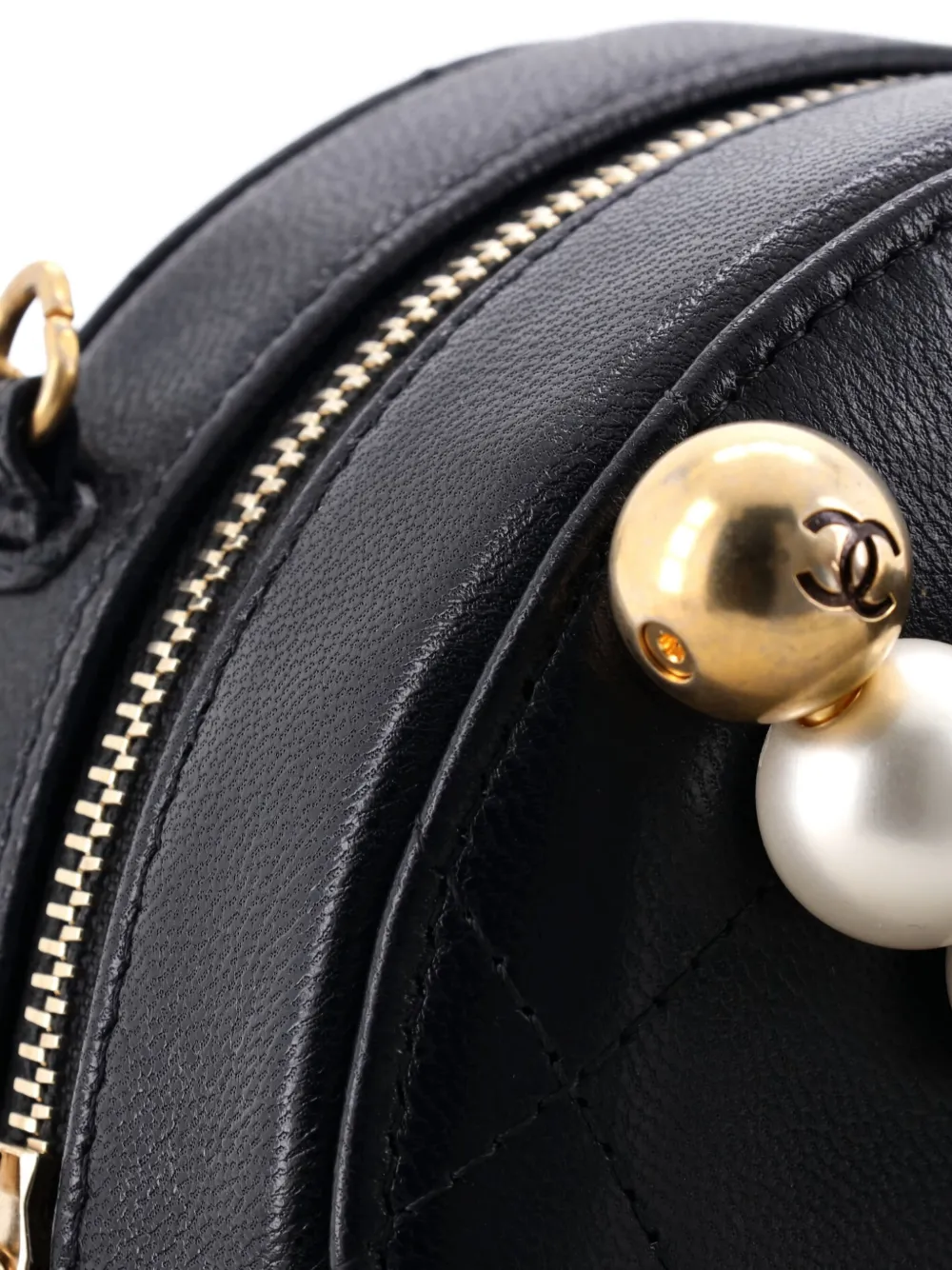 Pre-owned Chanel Chic Pearls Round Clutch With Chain Quilted Lambskin Crossbody Bag In Black
