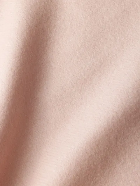 Prada mascada con flecos