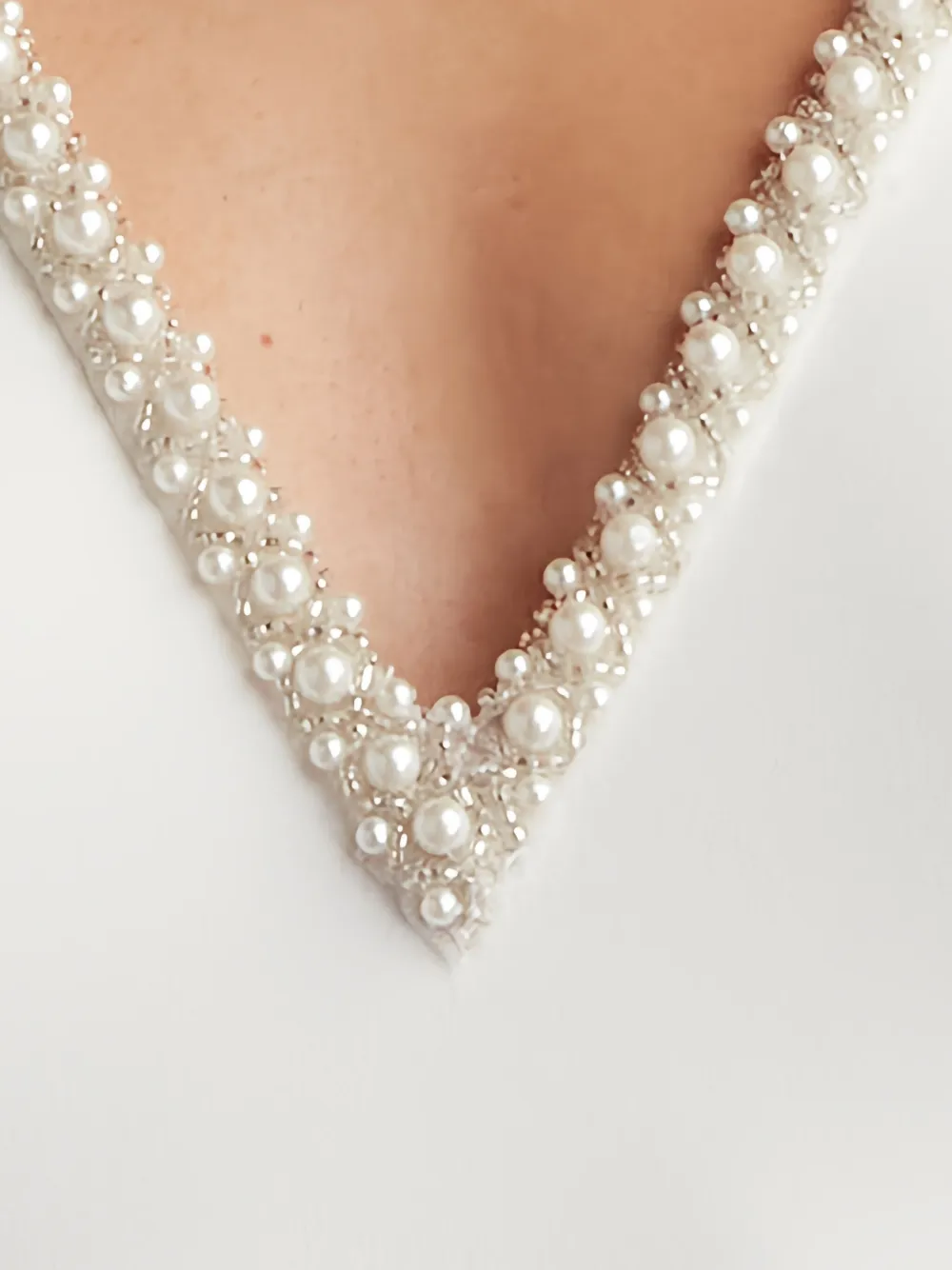 Tadashi Shoji Marcellina maxi-jurk met kralen en V-hals Wit