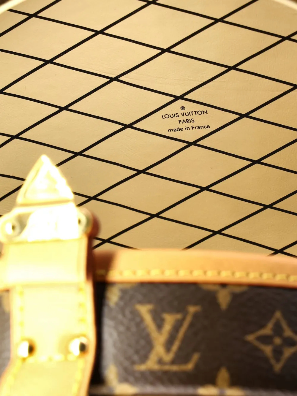 Pre-owned Louis Vuitton Petite Boite Chapeau Bag Monogram Canvas Crossbody Bag In Brown