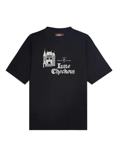 Late Checkout Black Hotel-logo T-shirt