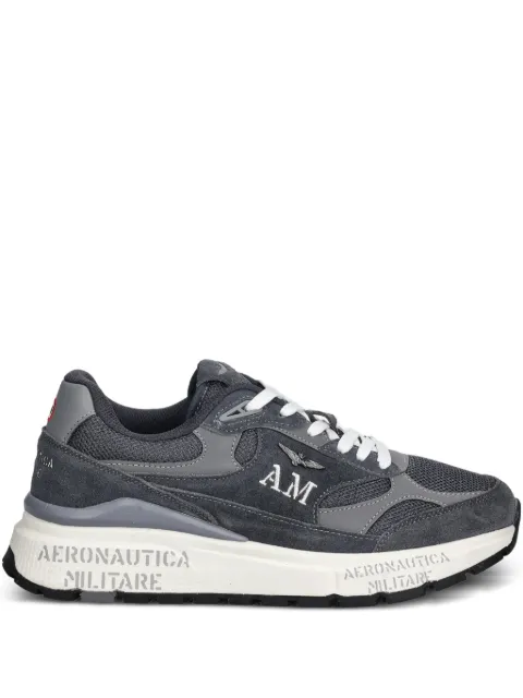 Aeronautica Militare tenis con letras del logo