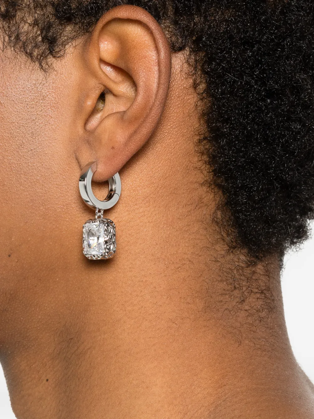 DARKAI Radiant White textured drop earrings | Hombre | Image 2