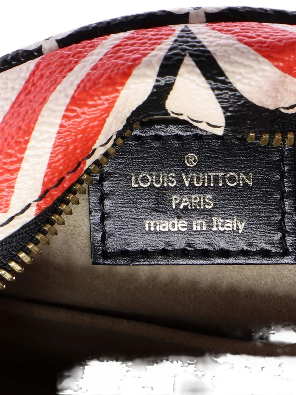 Pre-owned Louis Vuitton Boite Chapeau Souple Bag Limited Edition Crafty Monogram Giant Pm Crossbody Bag In Red