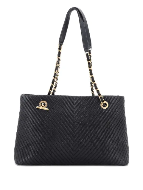 CHANEL Pre-Owned Medallion Charm Chevron Wrinkled Lambskin Medium tote bag