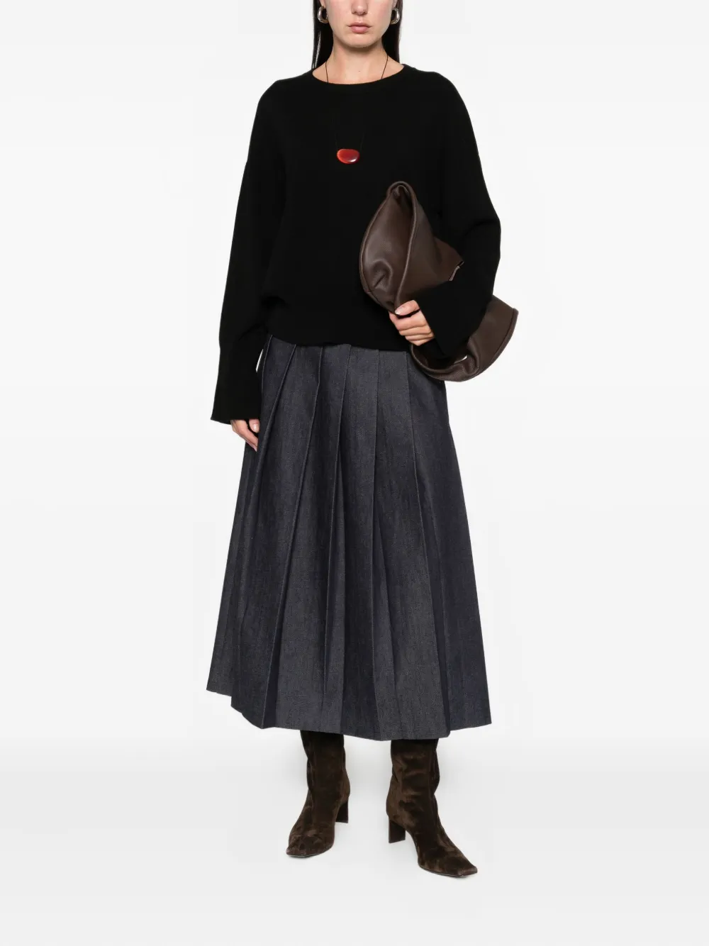 Soft Goat Crew-neck Long-sleeve Knitwear In Black