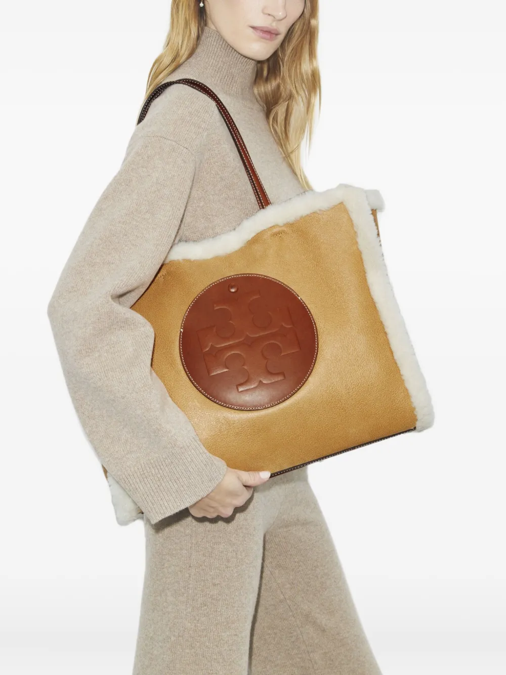 Tory Burch Ella lammy shopper met logo - Beige